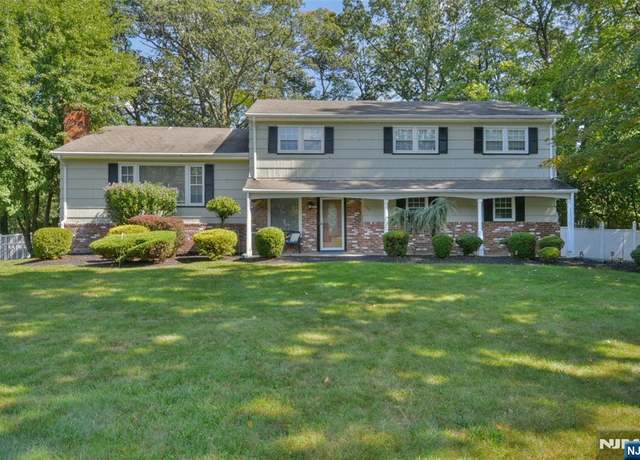 Property at 118 Ullman Ave, Wyckoff, NJ 07481, 4 beds, 3 baths