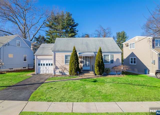 Property at 40 Surrey Ln, Clifton, NJ 07012, 2 beds, 1 bath
