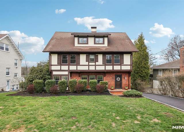 Property at 34 Afterglow Ave, Verona, NJ 07044, 6 beds, 3.5 baths