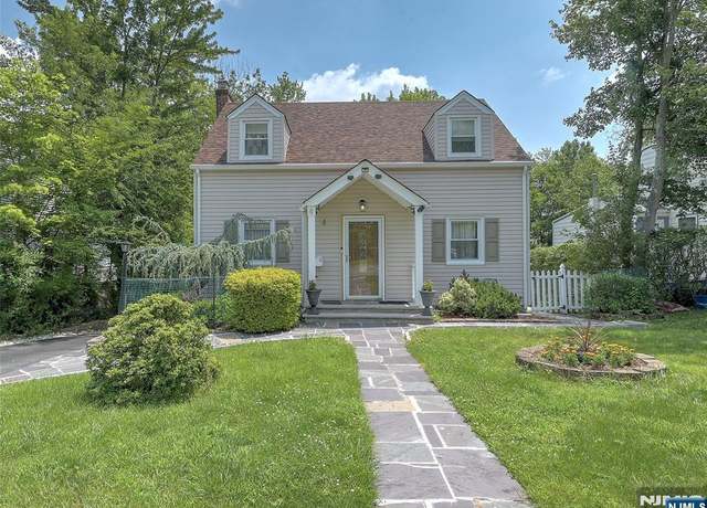 Property at 4 Pleasant Valley Way, West Orange, NJ 07052, 3 beds, 1.5 baths