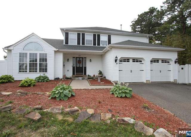 Property at 132 Sloop Rd, Stafford, NJ 08050, 3 beds, 2.5 baths