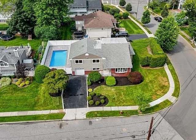Property at 714 Village Rd, Oradell, NJ 07649, 4 beds, 3.5 baths