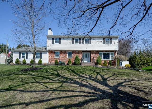Property at 85 Pancake Hollow Dr, Wayne, NJ 07470, 4 beds, 2.5 baths