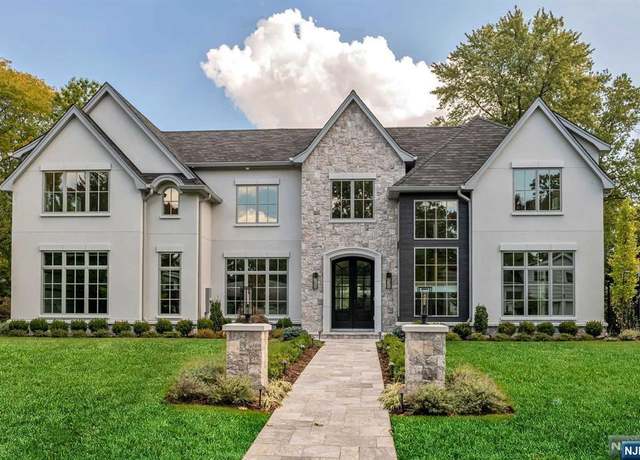 Property at 46 Cambridge Pl, Englewood Cliffs, NJ 07632, 6 beds, 6.5 baths