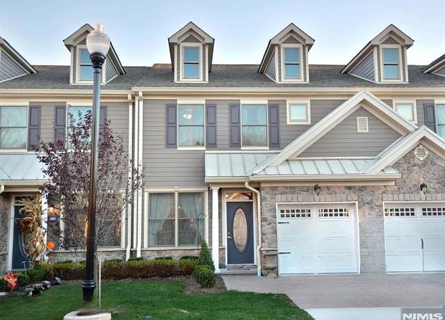 Property at 402 Whitney Ln, Allendale, NJ 07401, 3 beds, 2.5 baths