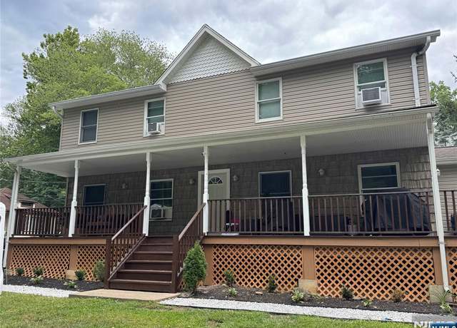 Property at 43 Riverside Dr, Hillsdale, NJ 07642, 4 beds, 3.5 baths