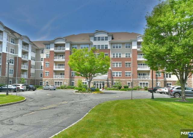 Property at 4202 Warrens Way #202, Wanaque, NJ 07465, 8 beds, 2 baths