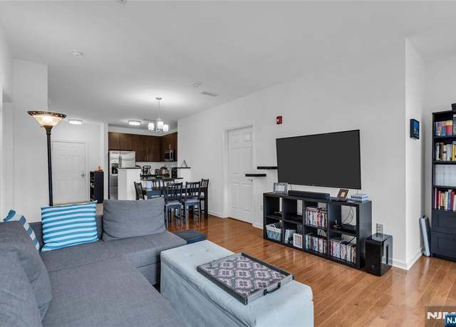 Property at 2222 Riverview Ave #222, Englewood, NJ 07631, 2 beds, 2.5 baths