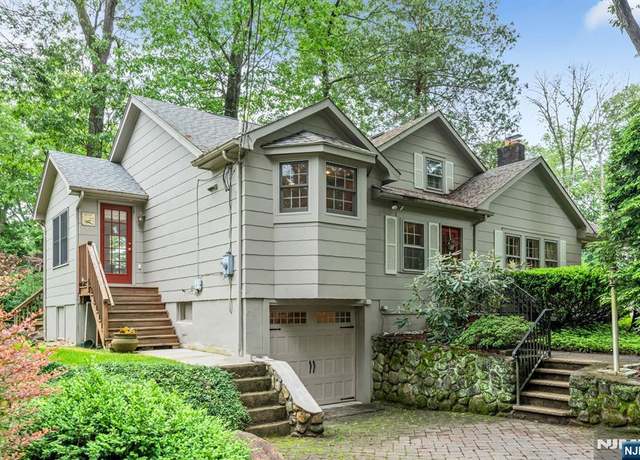 Property at 498 Pines Lake Dr, Wayne, NJ 07470, 3 beds, 2 baths