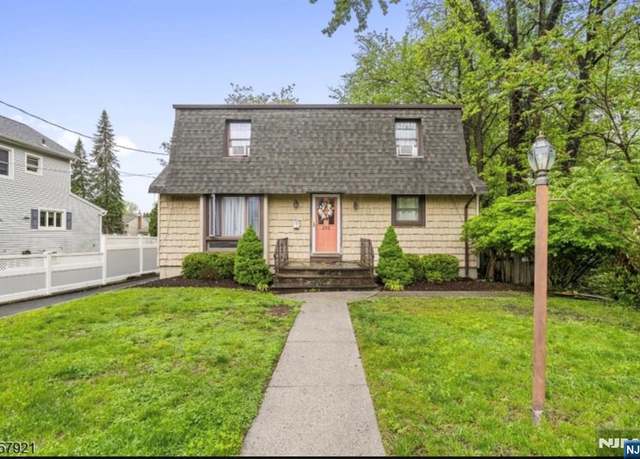 Property at 202 Linden Ave, Verona, NJ 07044, 3 beds, 2 baths