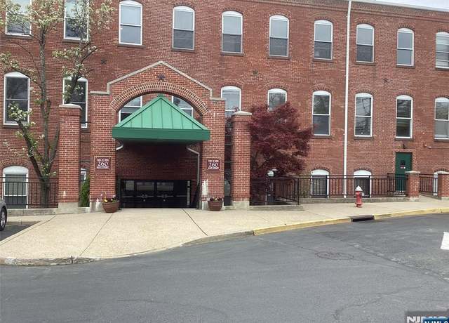 Property at 260 Main St #112, Little Falls, NJ 07424, 1 bath