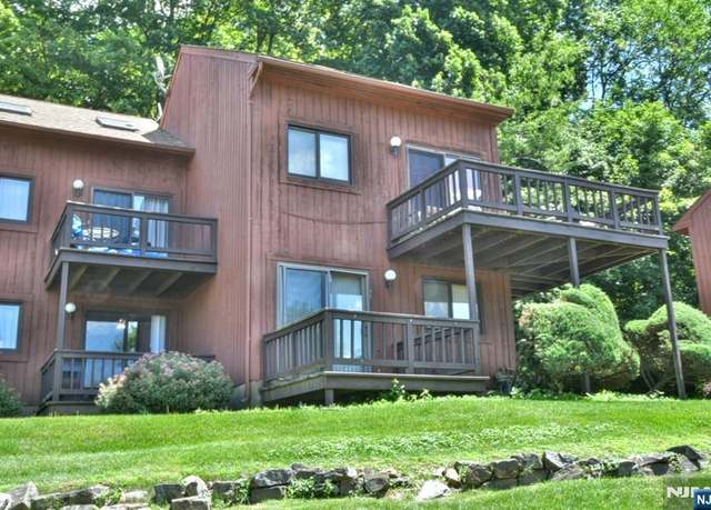 Property at 3 Deer Valley Ln #8, Vernon, NJ 07462, 2 beds, 1 bath