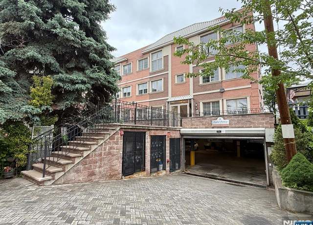 Property at 124 68th St #204, Guttenberg, NJ 07093, 1 bed, 1 bath