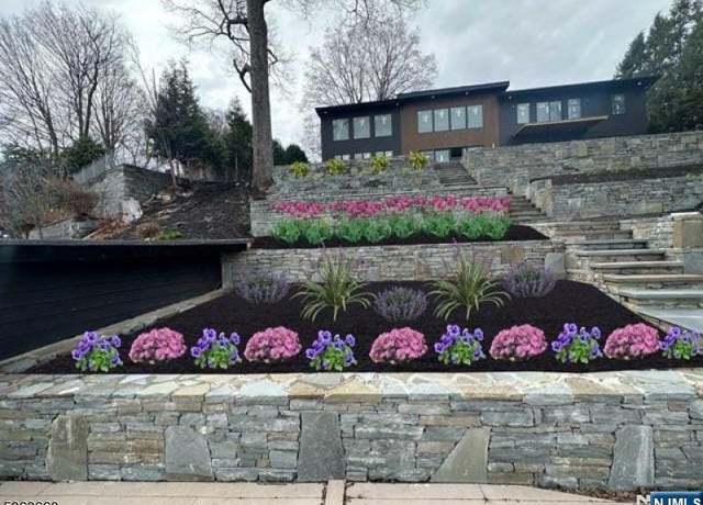 Property at 12 Rocky Point Rd, West Milford, NJ 07421, 5 beds, 4.5 baths