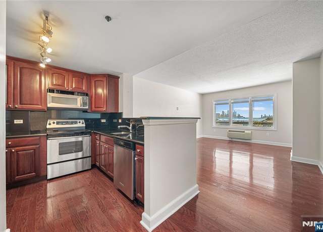 Property at 6109 City Pl, Edgewater, NJ 07020, 1 bed, 1 bath