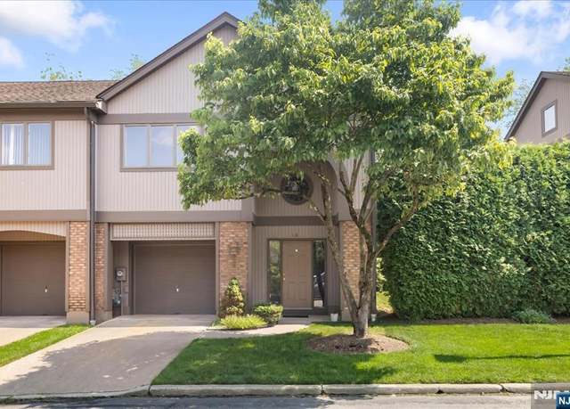 Property at 10 Maltese Dr, Fair Lawn, NJ 07410, 2 beds, 2.5 baths