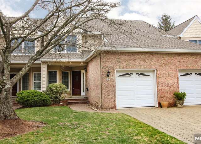 Property at 35 Trotters Ln, Allendale, NJ 07401, 2 beds, 2.5 baths