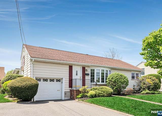 Property at 170 Yerger Rd, Fair Lawn, NJ 07410, 3 beds, 1 bath