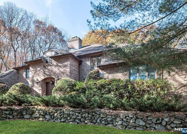 Property at 298 Freemans Ln, Franklin Lakes, NJ 07417, 5 beds, 4.5 baths
