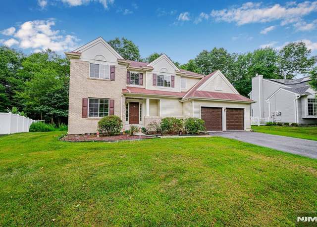 Property at 38 Crestwood Cir, Mount Olive Township, NJ 07828, 4 beds, 2.5 baths