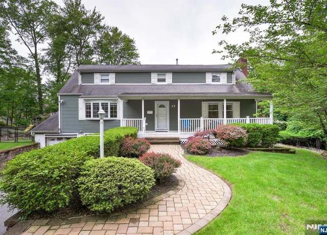 Property at 25 Fern Ter, Wayne, NJ 07470, 4 beds, 3 baths