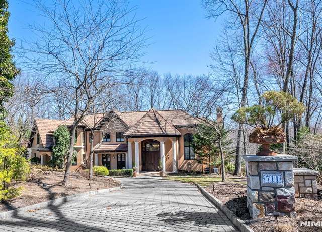 Property at 711 Dakota Trl, Franklin Lakes, NJ 07417, 5 beds, 7.5 baths
