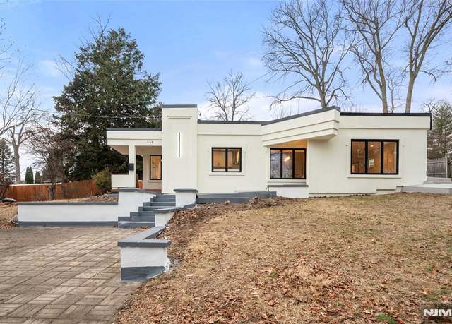 Property at 448 West Ave, Northvale, NJ 07647, 4 beds, 3 baths