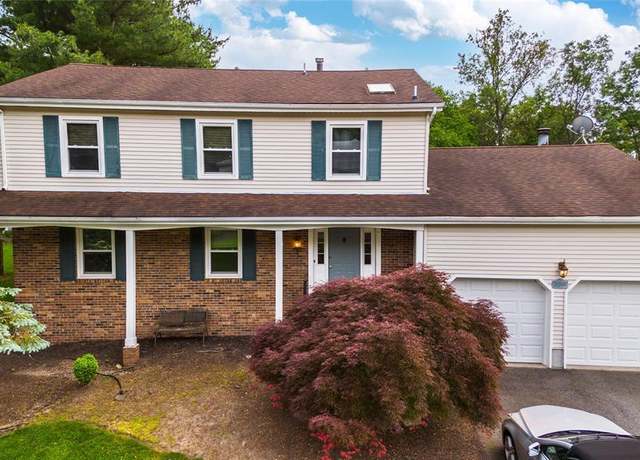 Property at 76 Point View Pkwy, Wayne, NJ 07470, 4 beds, 2.5 baths