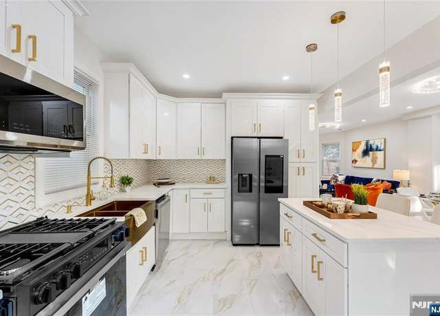 Property at 139 Sanford St, East Orange, NJ 07018, 4 beds, 4 baths