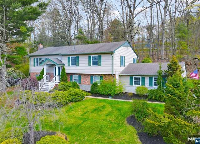 Property at 28 Bisset Dr, West Milford, NJ 07480, 4 beds, 2.5 baths