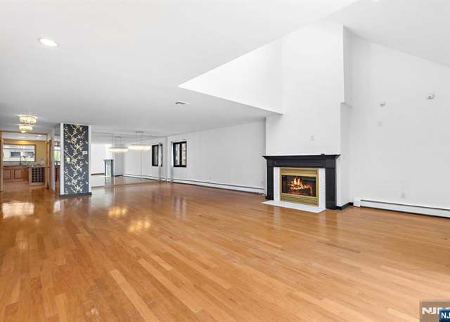Property at 8000 River Rd Unit 9B, North Bergen, NJ 07047, 3 beds, 2.5 baths