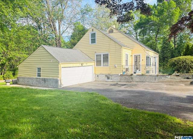 Property at 177 Forest Ave, Paramus, NJ 07652, 4 beds, 3 baths