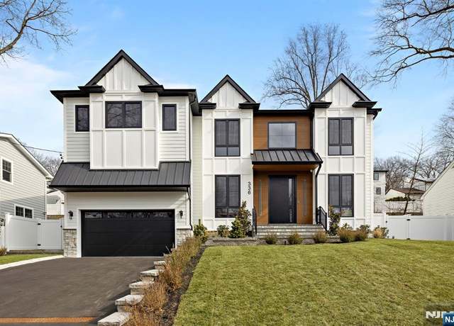 Property at 336 Lockwood Dr, Paramus, NJ 07652, 6 beds, 5.5 baths