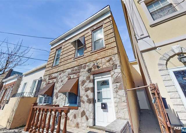 Property at 61 Heckel St, Belleville, NJ 07109, 4 beds, 3.5 baths