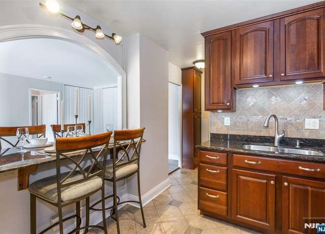 Property at 2077 Center Ave Unit 5K, Fort Lee, NJ 07024, 1 bed, 1.5 baths