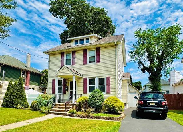 Property at 20 Chestnut Ave, Rochelle Park, NJ 07662, 3 beds, 1.5 baths