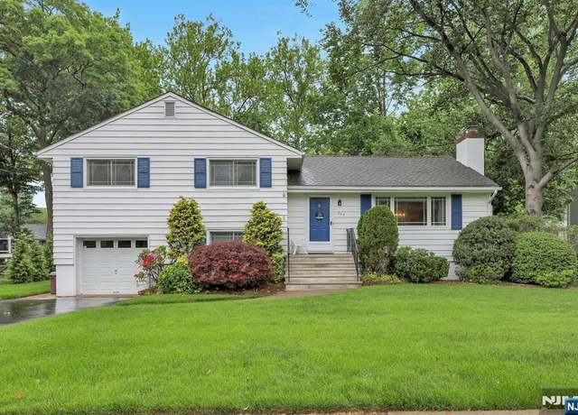 Property at 259 Burnside Pl, Ridgewood, NJ 07450, 3 beds, 2.5 baths