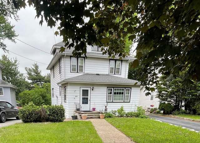 Property at 43 S Farview Ave, Paramus, NJ 07652, 4 beds, 3 baths