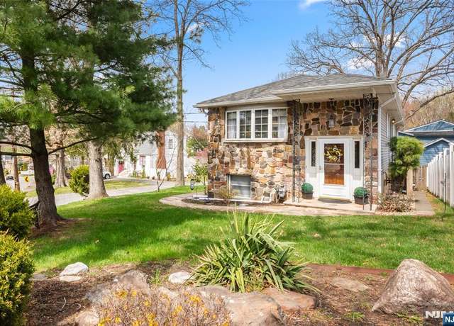 Property at 569 Eagle Rock Ave, West Orange, NJ 07052, 2 beds, 2 baths