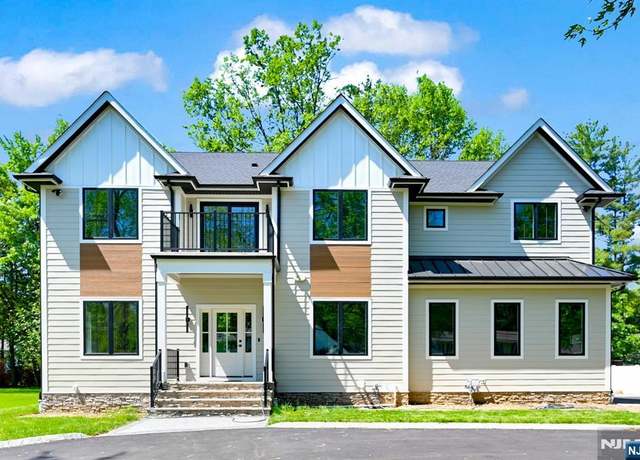 Property at 17 Arlington Dr, Livingston, NJ 07039, 6 beds, 5 baths