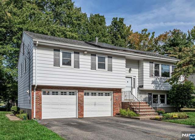 Property at 54 Willow Way, Wanaque, NJ 07465, 4 beds, 2.5 baths