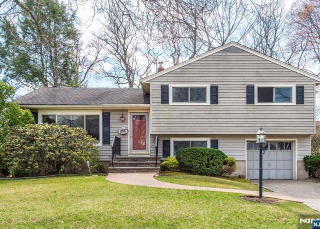 Property at 362 Shea Dr, New Milford, NJ 07646, 3 beds, 2.5 baths