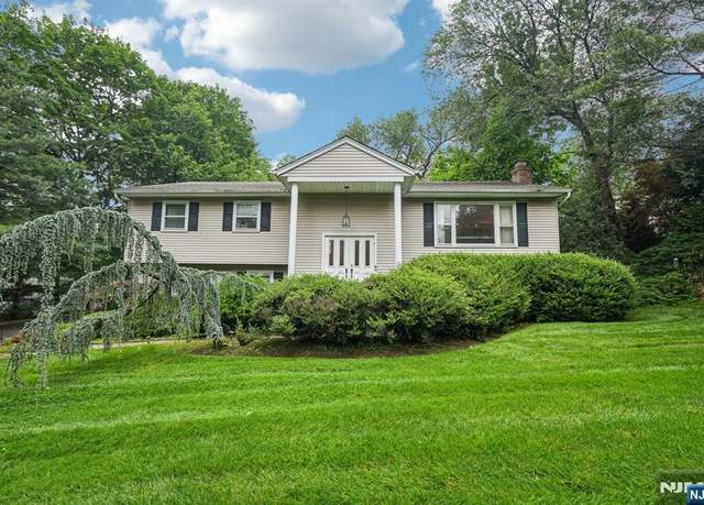 Property at 839 Carter Ln, Paramus, NJ 07652, 4 beds, 2.5 baths