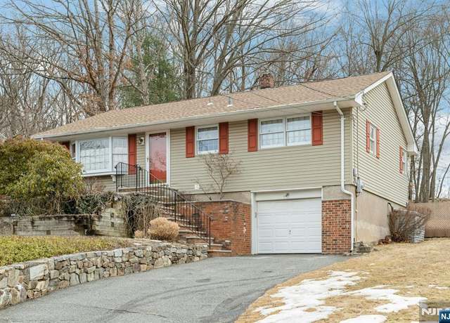Property at 74 Taylortown Rd, Montville Township, NJ 07045, 3 beds, 1 bath