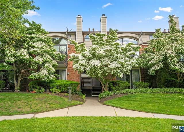 Property at 9 Carlyle Ct, Teaneck, NJ 07666, 2 beds, 2 baths