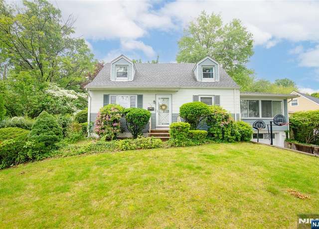 Property at 165 Hebberd Ave, Paramus, NJ 07652, 4 beds, 2 baths