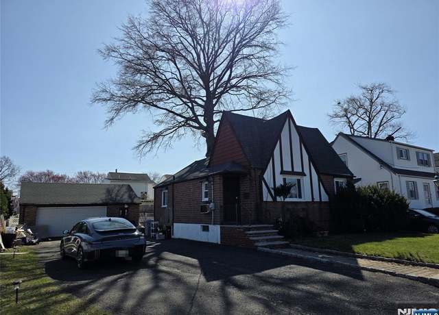 Property at 7 Lakeview Ave, Little Ferry, NJ 07643, 2 beds, 1 bath