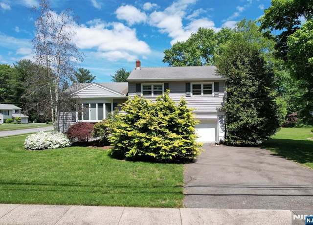 Property at 36 Joyce Ln, Wayne, NJ 07470, 3 beds, 1 bath