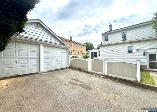 Property at 10-01 Berdan Ave, Fair Lawn, NJ 07410, 3 beds, 2.5 baths