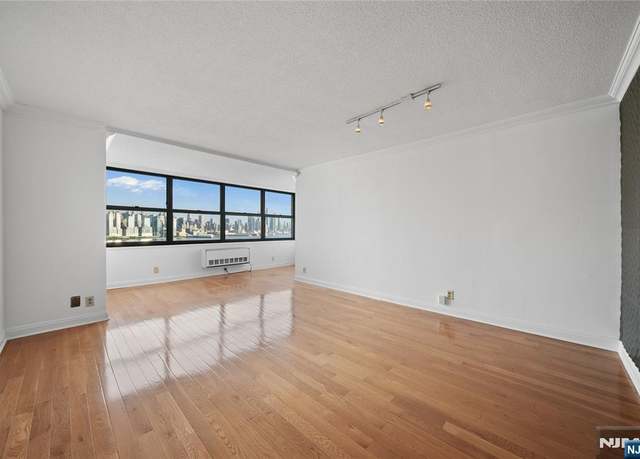 Property at 7002 Kennedy Blvd Unit 20E, Guttenberg, NJ 07093, 1 bed, 1 bath